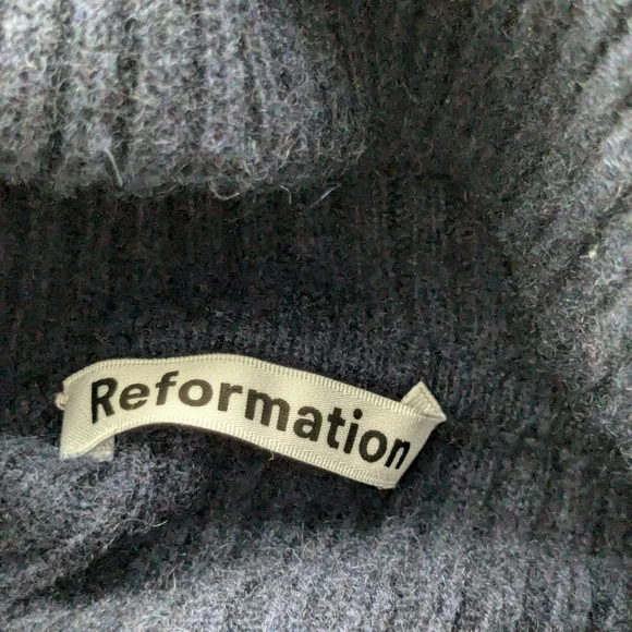 Reformation • Luisa Cropped Cashmere Sweater - Picture 7 of 9